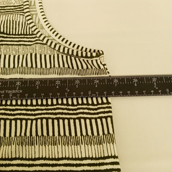 2X Sag harbor Woman African print sleeveless round neck casual to dressy top - Picture 8 of 9